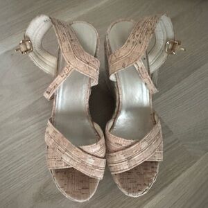 Stuart Weitzman platform shoes size 10. Excellent condition.